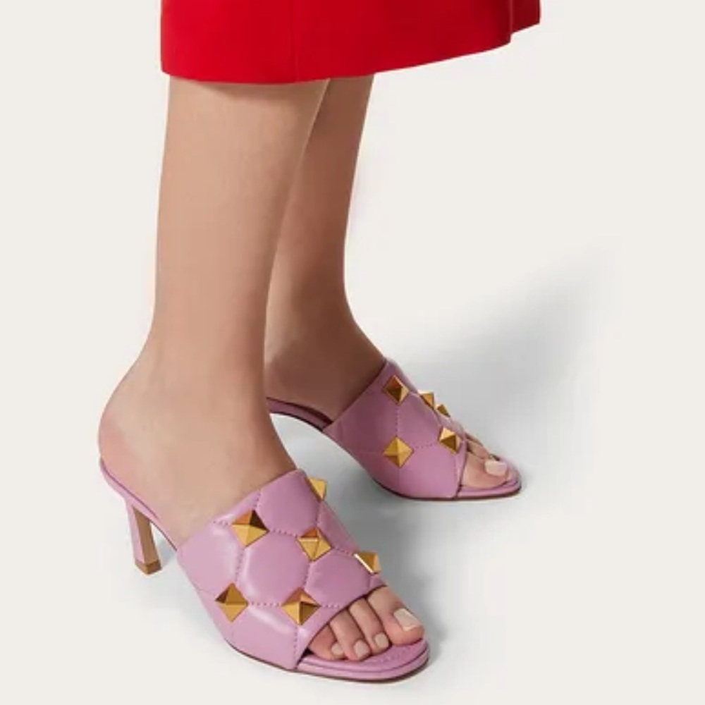 😊SOLD😊Valentino Garavani Roman Stud Quilted Napa Slide Sandals in 36 - Picture 13 of 15